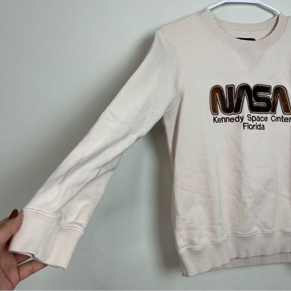 Coach Nasa Kennedy Space Center Pink Embroidered Crewneck Size S women - Picture 8 of 13